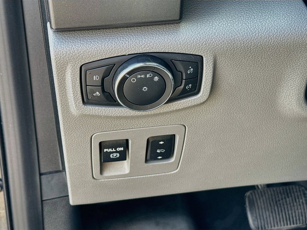 Used 2019 Ford F150 XLT w/ Equipment Group 302A Luxury RWD image 10