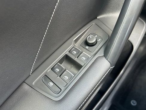 Certified 2023 Volkswagen Tiguan SE R-Line FWD image 20