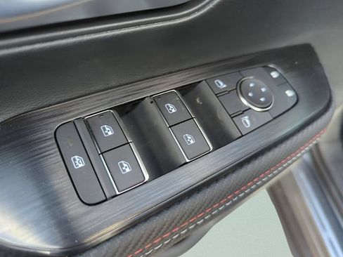 New 2026 Nissan Kicks SR FWD image 23