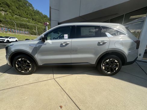 New 2026 Kia Sorento S AWD/4WD image 4