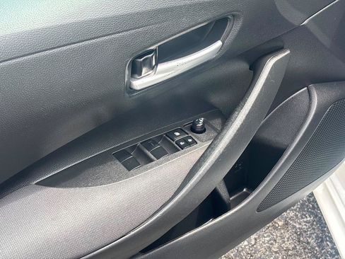 Used 2021 Toyota Corolla LE w/ Carpet Mat Package (TMS) FWD image 13