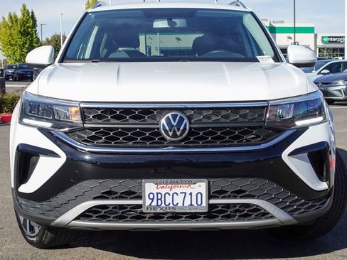 Used 2022 Volkswagen Taos SE image 3