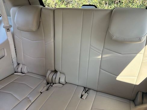 Used 2017 Cadillac Escalade 2WD image 12