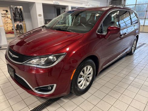 Used 2018 Chrysler Pacifica Touring-L Plus w/ Advanced Safetytec Group image 7