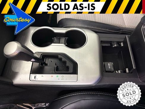 Used 2014 Toyota Camry SE w/ Moonroof Package FWD image 28