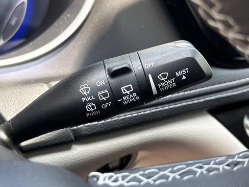 Used 2022 Chrysler Pacifica Touring-L AWD/4WD image 21