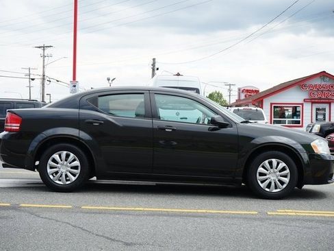 Used 2008 Dodge Avenger SE image 2