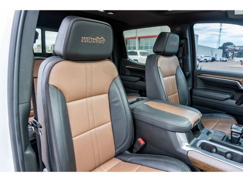 Used 2023 Chevrolet Silverado 1500 High Country w/ Technology Package image 18