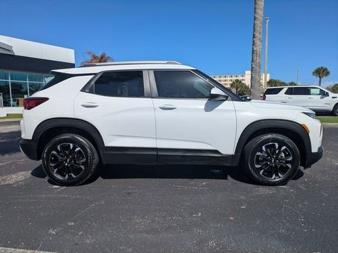 Used 2023 Chevrolet TrailBlazer LT w/ Convenience Package image 3