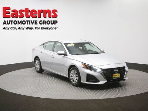 Used 2023 Nissan Altima 2.5 S FWD image 48