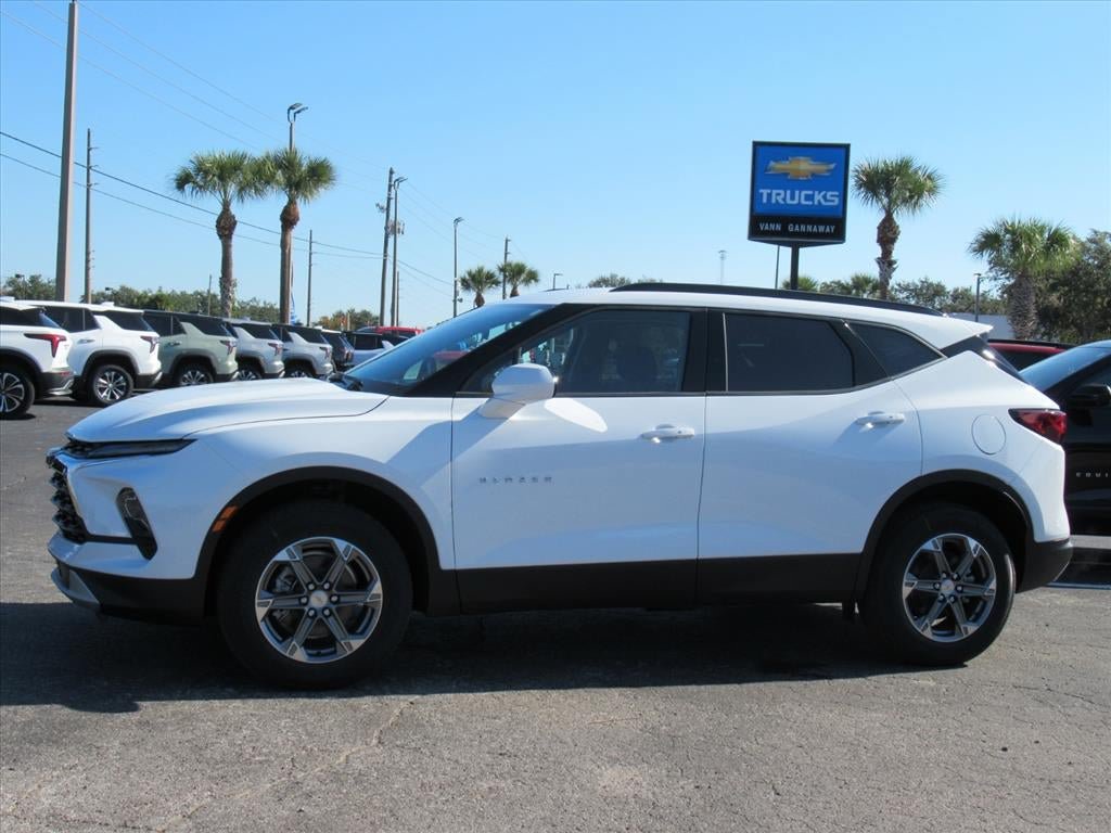 New 2026 Chevrolet Blazer LT w/ Convenience Package FWD image 2