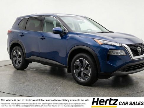 Used 2025 Nissan Rogue SV AWD/4WD image 1