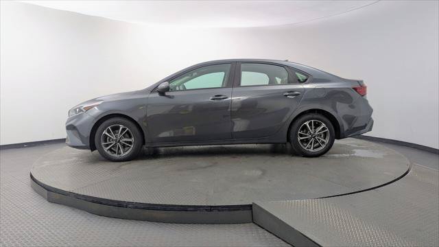 Used 2023 Kia Forte LXS w/ LXS Technology Package FWD image 3