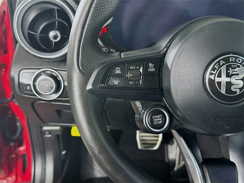 Used 2024 Alfa Romeo Giulia Veloce image 26