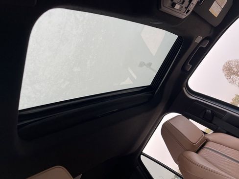 Used 2025 Toyota 4Runner Limited w/ Tow Technology Package image 32