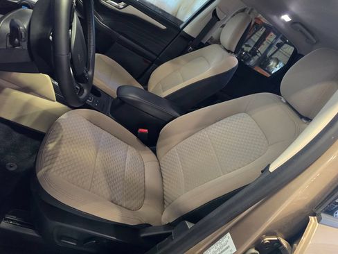 Used 2021 Ford Escape SE w/ Convenience Package AWD/4WD image 6