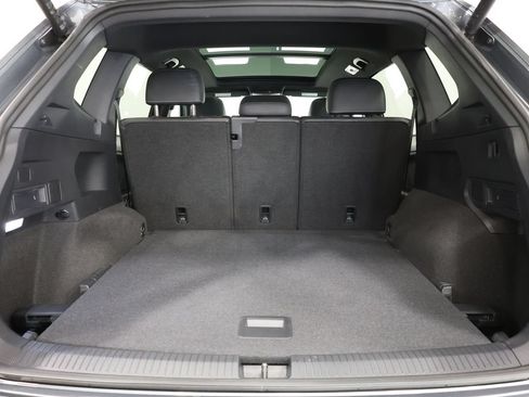 Used 2024 Volkswagen Tiguan SEL R-Line AWD/4WD image 27