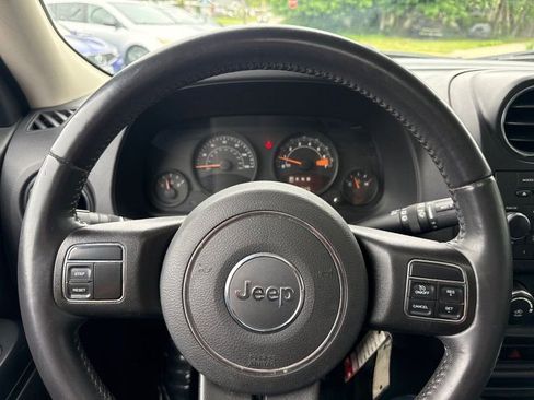 Used 2017 Jeep Patriot High Altitude AWD/4WD image 22