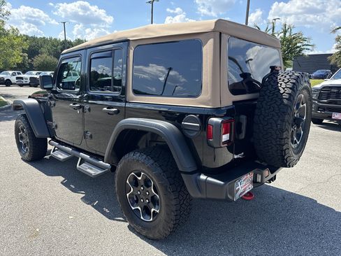 Used 2023 Jeep Wrangler Unlimited Rubicon AWD/4WD image 5