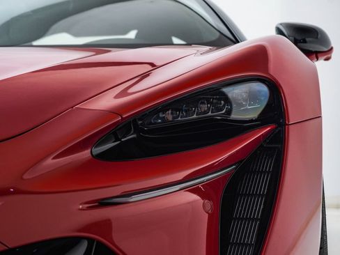 Used 2023 McLaren Artura RWD image 7