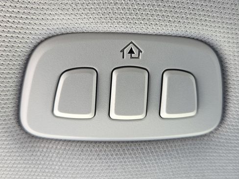 New 2025 Ford Expedition Active image 22