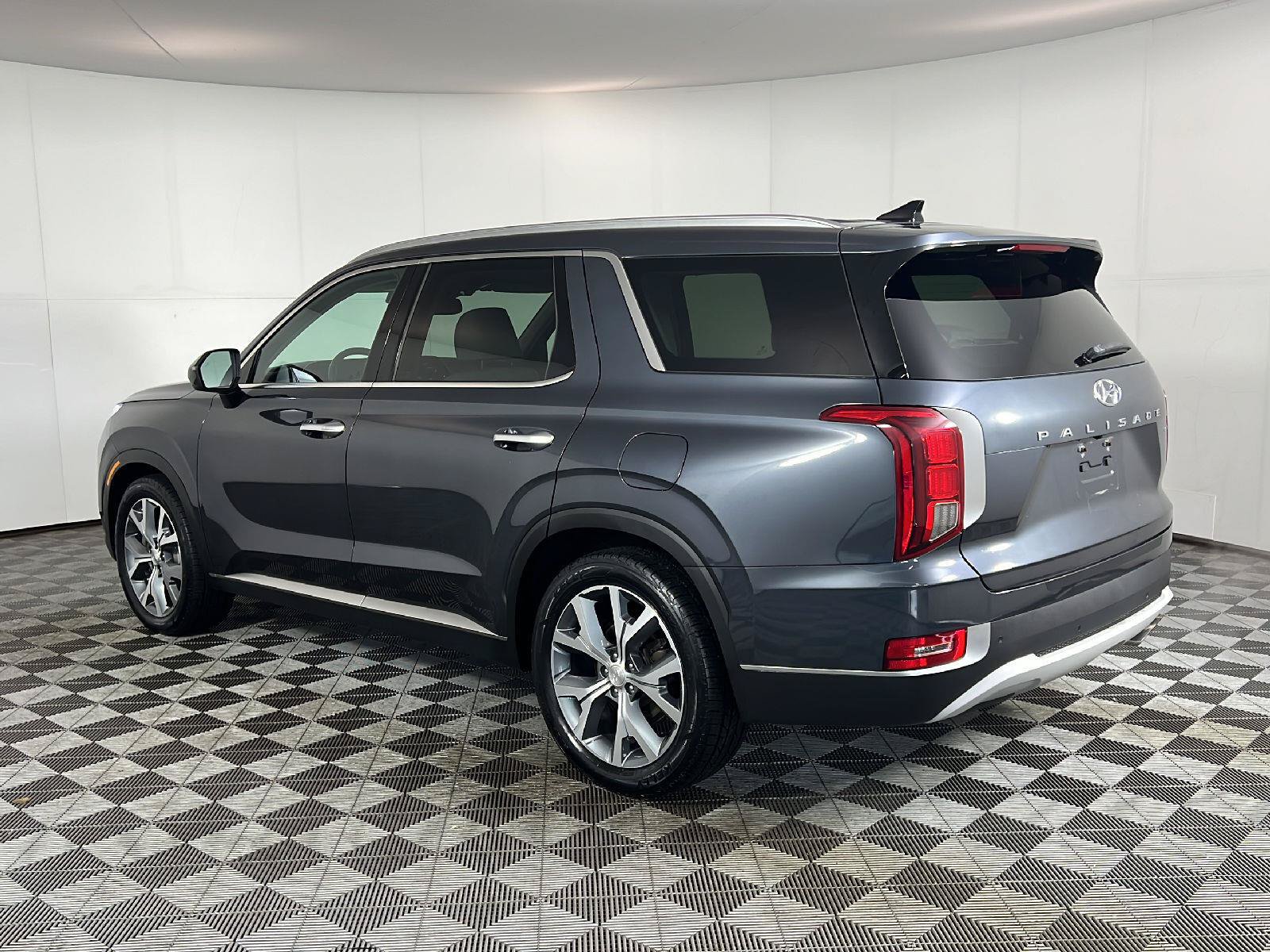Used 2021 Hyundai Palisade SEL w/ Premium Package AWD/4WD image 9