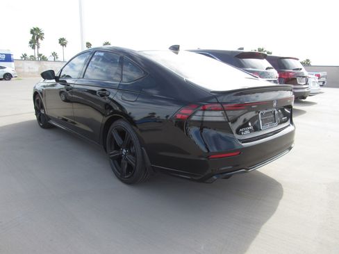 Used 2025 Honda Accord Sport image 4