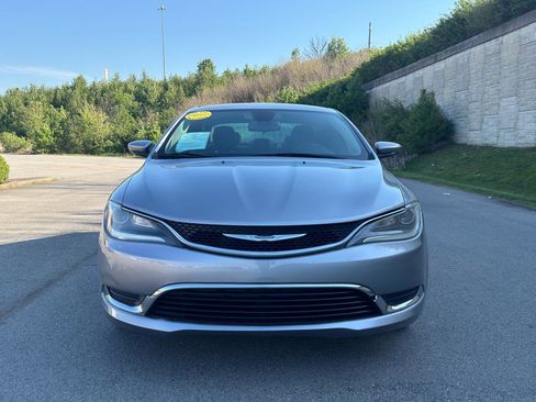 Used 2017 Chrysler 200 Limited w/ Driver Assist Package FWD image 8