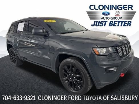 Used 2017 Jeep Grand Cherokee Altitude AWD/4WD image 1