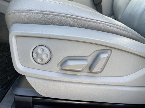 Used 2019 Audi Q5 2.0T Premium w/ Convenience Package image 19