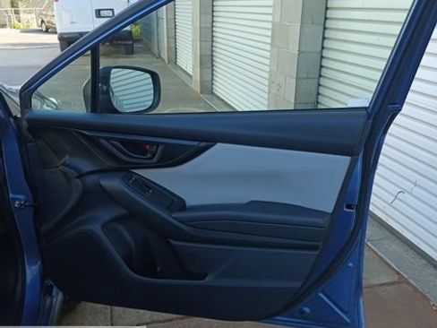 Used 2019 Subaru Crosstrek 2.0i Premium AWD/4WD image 17