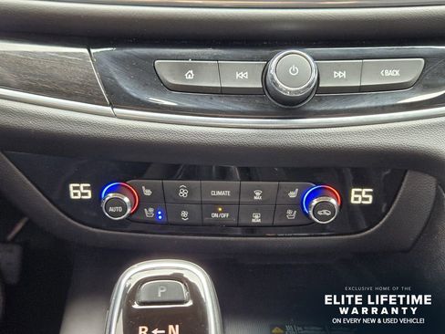 Used 2021 Buick Enclave Avenir w/ Avenir Technology Package FWD image 17