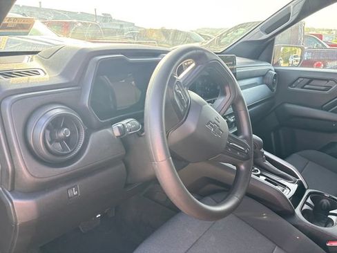 Used 2024 Chevrolet Colorado Trail Boss w/ Technology Package AWD/4WD image 8