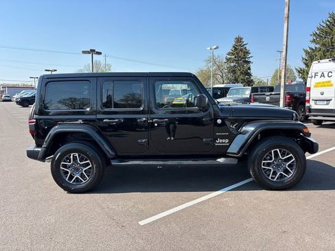 Used 2024 Jeep Wrangler Unlimited Sahara w/ Technology Group AWD/4WD image 25