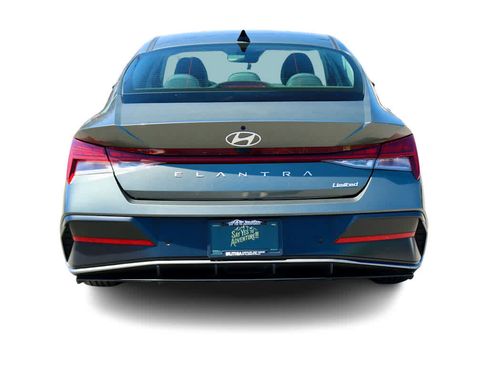 Used 2024 Hyundai Elantra Limited FWD image 5
