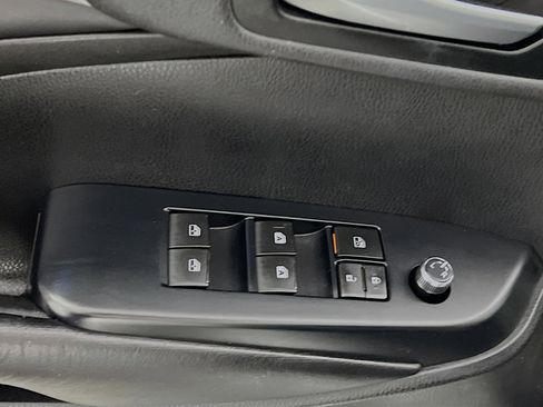 Used 2019 Toyota Highlander SE image 17