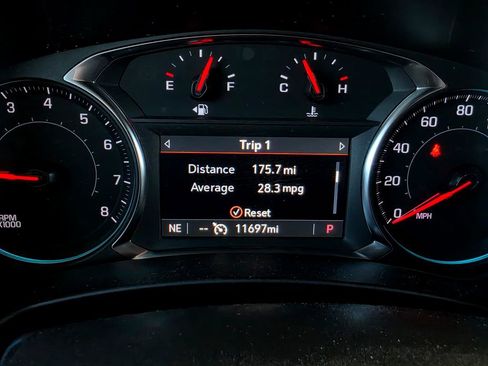 Used 2024 Chevrolet Equinox Premier AWD/4WD image 31