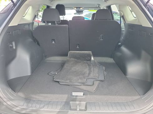 Used 2023 Kia Sportage LX FWD image 5