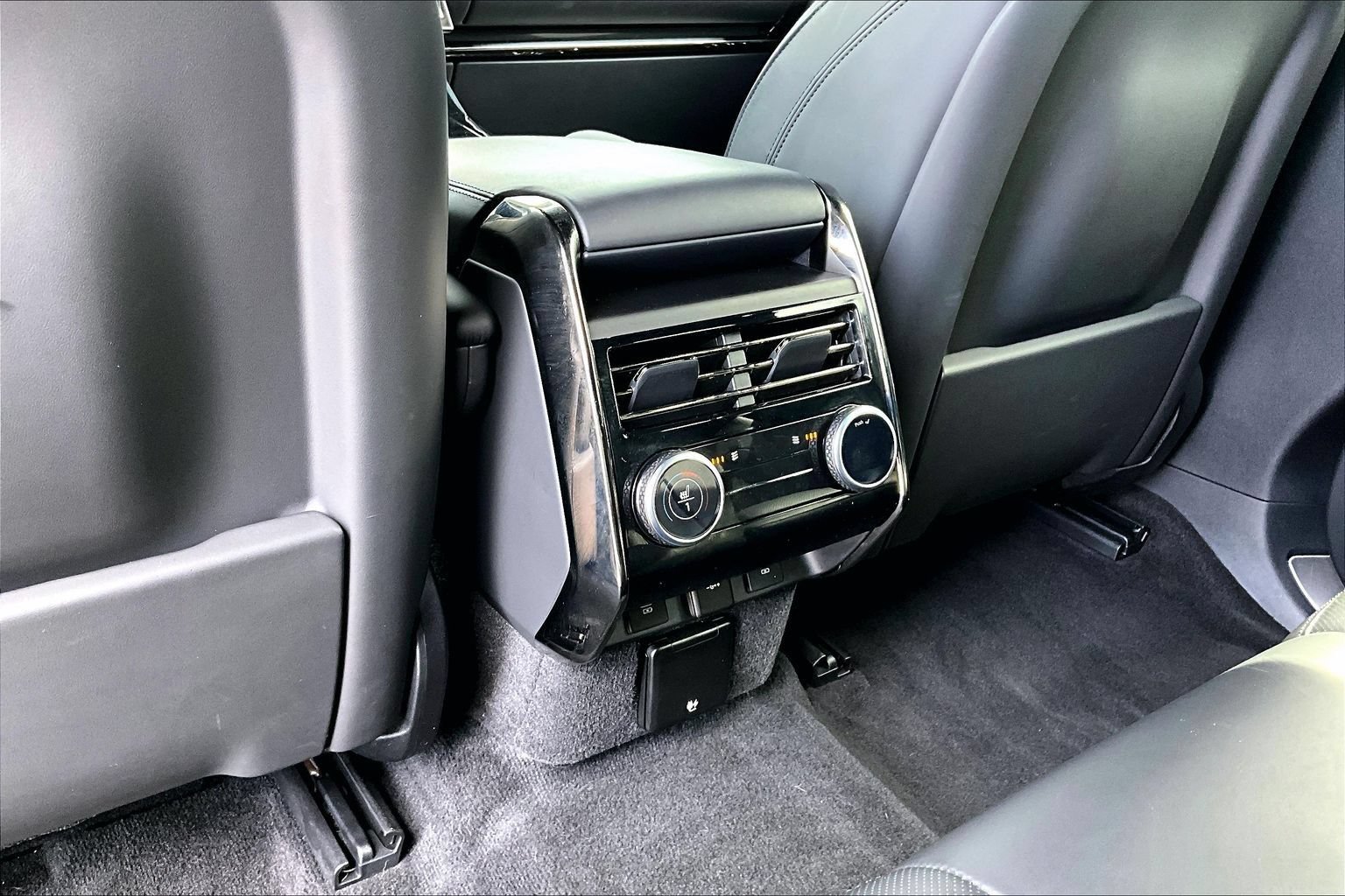 Used 2024 Land Rover Range Rover Sport Dynamic SE AWD/4WD image 34