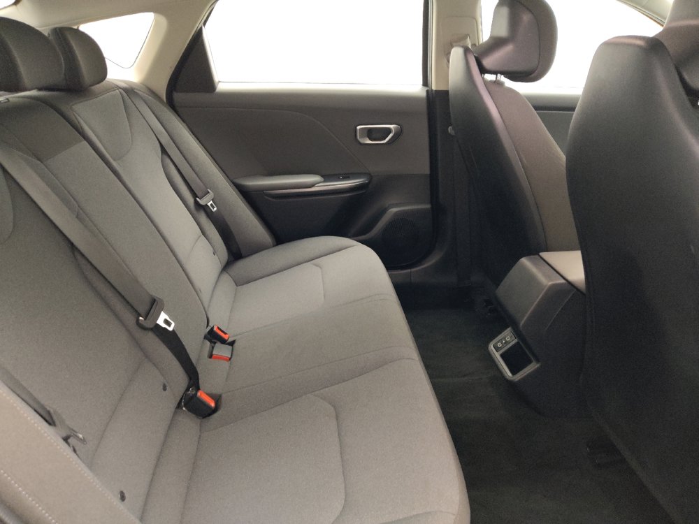Used 2025 Kia K4 FWD image 19