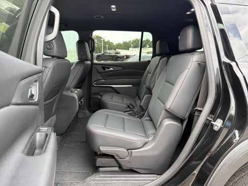 Used 2024 Chevrolet Traverse Z71 w/ LPO, Floor Liner Package AWD/4WD image 27