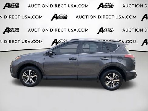 Used 2018 Toyota RAV4 XLE image 3