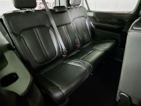 Used 2024 Jeep Wagoneer L Series II w/ Flexible Seating Group image 32