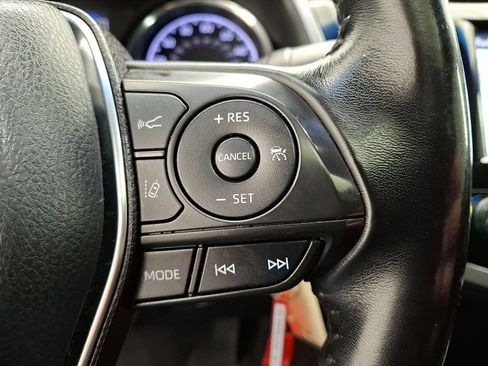 Used 2019 Toyota Camry SE image 18