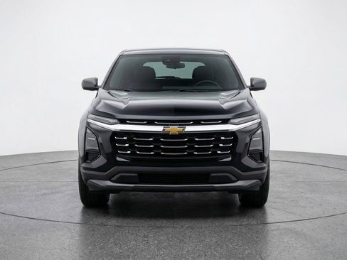 Used 2025 Chevrolet Equinox LT FWD image 2