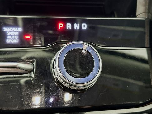 Used 2023 Jeep Grand Cherokee Limited AWD/4WD image 25