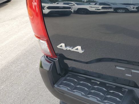 Certified 2022 Toyota Tacoma SR AWD/4WD image 7