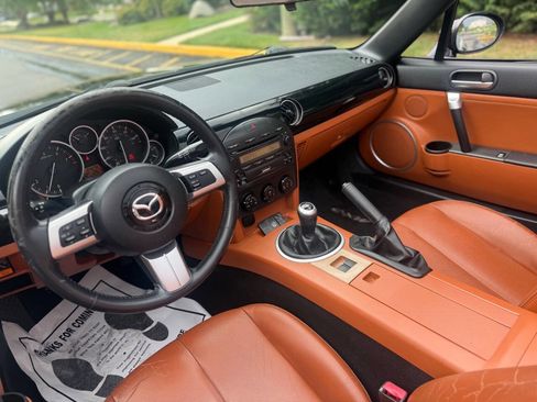 Used 2006 MAZDA MX-5 Miata Grand Touring image 29