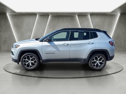 Used 2024 Jeep Compass Limited AWD/4WD image 4