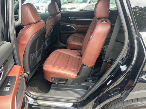 Used 2024 Kia Telluride SX Prestige AWD/4WD image 17